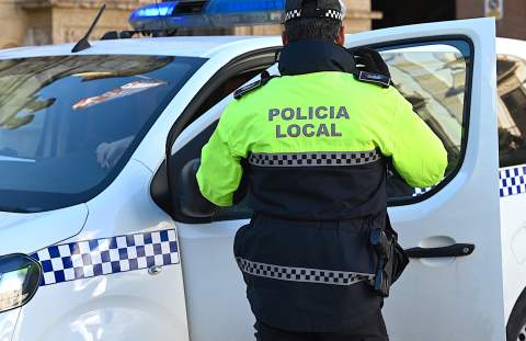 La Polic&iacute;a Local de Jerez denuncia a un &lsquo;taxista pirata&rsquo; y abre diligencias contra cinco conductores