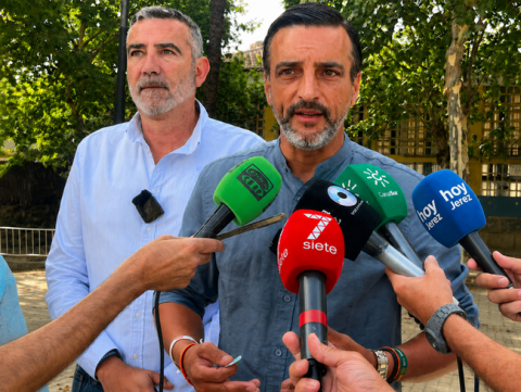 El PSOE atiende a m&aacute;s de 100 vecinos para asesorarles en la reclamaci&oacute;n de la nueva tasa de basura