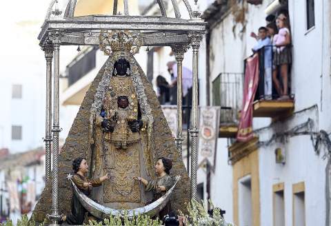 La Orden Mercedaria presentar&aacute; los detalles de la restauraci&oacute;n de la Virgen de la Merced y del manto 'de los P&aacute;jaros'