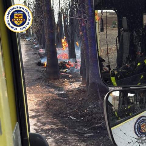 Tres incendios de pastos movilizan a los bomberos en diversos puntos del t&eacute;rmino municipal