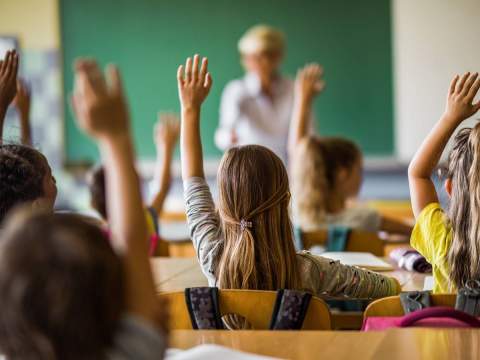 IU reclama m&aacute;s PTIS en los colegios de Jerez y pide acabar con su externalizaci&oacute;n