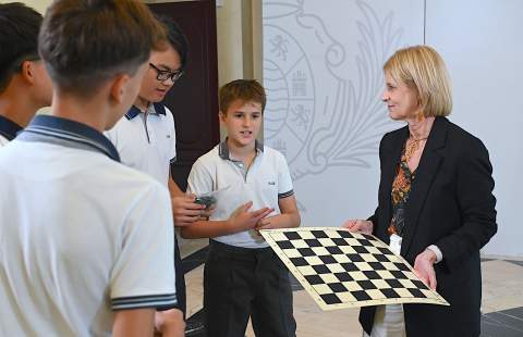 El Altillo recibe el reconocimiento municipal tras proclamarse campe&oacute;n de Espa&ntilde;a de ajedrez escolar