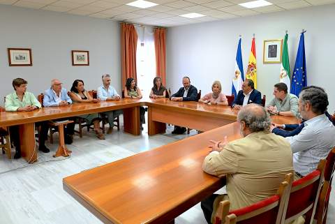 El Ayuntamiento ofrece su colaboraci&oacute;n a la nueva Junta de Gobierno de la Uni&oacute;n de Hermandades