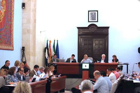 El Pleno de Jerez impulsa la promoci&oacute;n interna municipal y aprueba nuevas medidas econ&oacute;micas