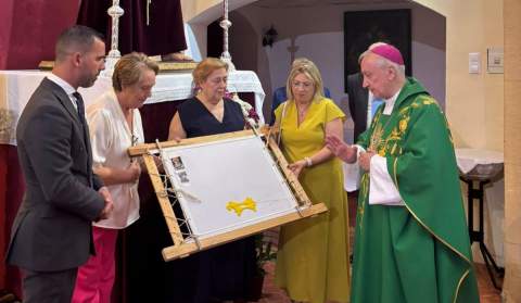La nueva t&uacute;nica de Jes&uacute;s Nazareno en su Entrega comienza a bordarse