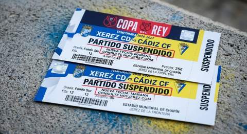 &iquest;Qu&eacute; pasa con mi entrada para el Xerez CD - C&aacute;diz CF? Gu&iacute;a completa sobre la nueva fecha, validez y devoluciones