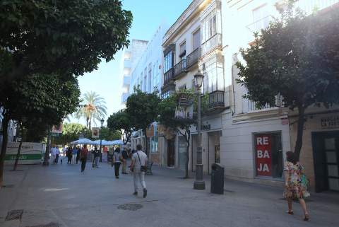 Lancer&iacute;a tendr&aacute; un nuevo sistema de toldos para dar continuidad a la sombra de la calle Larga
