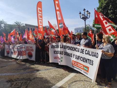 Los sindicatos reclaman en Jerez que la mayor financiaci&oacute;n de la dependencia llegue a los salarios