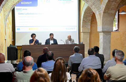 La UCA y el Ayuntamiento avanzan en un proyecto de datos para impulsar las ciudades inteligentes