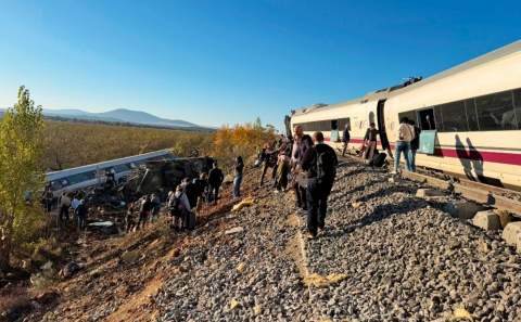 Suspendida la alta velocidad entre Madrid y Andaluc&iacute;a tras un choque de trenes con al menos 30 muertos