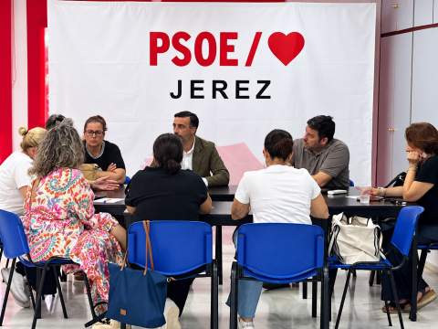 El PSOE recoge las demandas de UGT en Ayuda a Domicilio para preparar su programa electoral de 2027