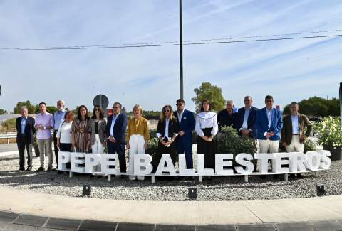 La glorieta junto a Venta Esteban ya lleva el nombre de Pepe Ballesteros, un homenaje a su legado humano